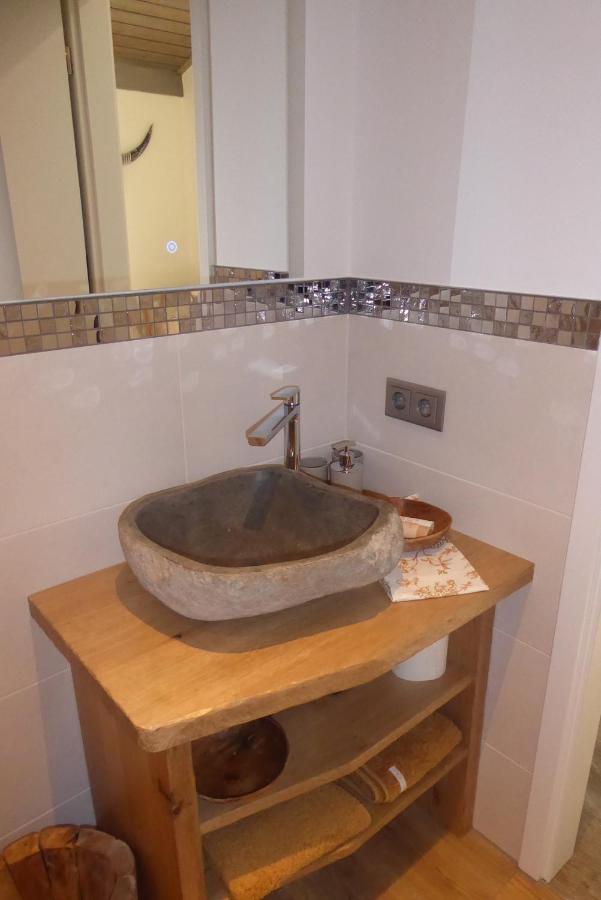 Ferienwohnung VIP Deluxe 107qm auf zwei Etagen 1 Dopplezimmer EG 1 Doppelzimmer auf der Galerie sowie 2 Badezimmer und komplette Küche mit Mikrowelle und Backofen Ideal für 1 bis 6 Gäste Direkter Blick auf Garten und Bergblick Alles nur nicht 0815 Schliersee Exterior foto